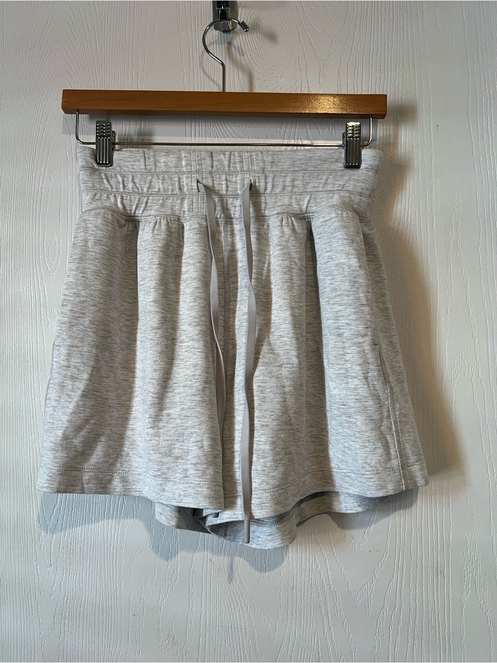 Travis Mathew Shorts Moveknit Tie Short light grey Soft High Rise 4" Inseam Sz S